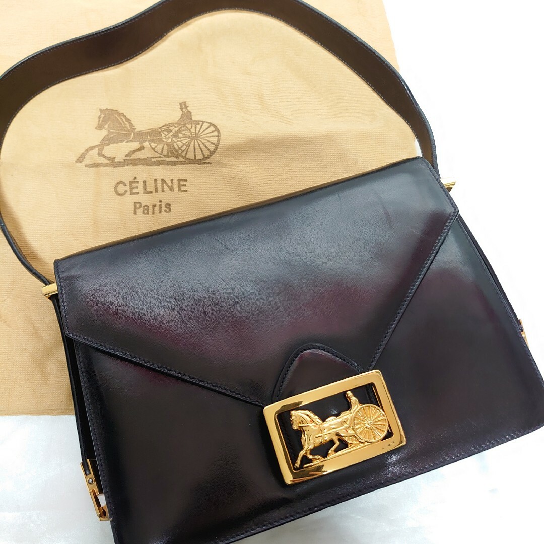 美品 CELINE ショルダーバッグ 馬車金具 レザー ブラック バッグ 美品 CELINE ショルダーバッグ 馬車金具 レザー ブラック バッグ