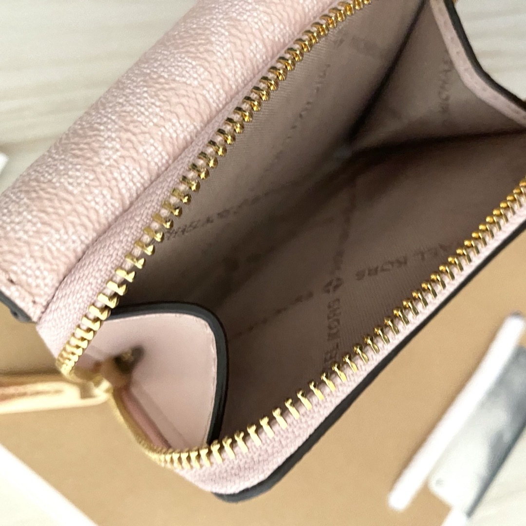 完売カラー! MICHAEL KORS マイケルコース 折り財布 ライトピンク 完売カラー! MICHAEL KORS マイケルコース 折り財布 ライトピンク