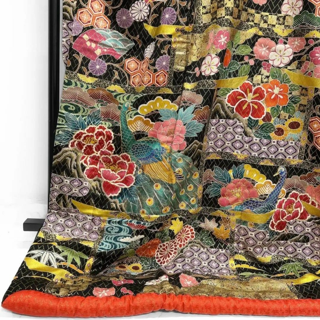 色打掛 金駒刺繍 孔雀 牡丹 御所車 松竹梅 菊 伝統和模様 着物 色打掛 金駒刺繍 孔雀 牡丹 御所車 松竹梅 菊 伝統和模様 着物