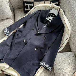 HERMES - HERMES 近年 カシミヤ100% ダブルフェイス ノーカラー HERMES - HERMES 近年 カシミヤ100% ダブルフェイス ノーカラー