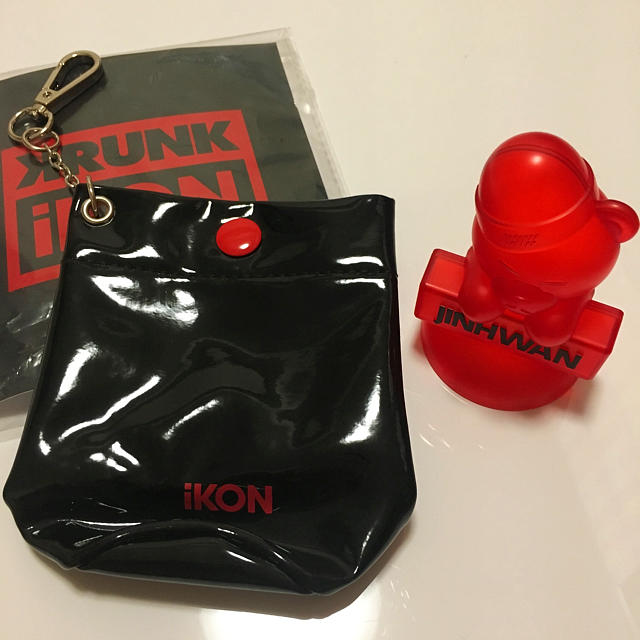 iKON(アイコン)のiKON コンバットアクセサリー エンタメ/ホビーのタレントグッズ(アイドルグッズ)の商品写真