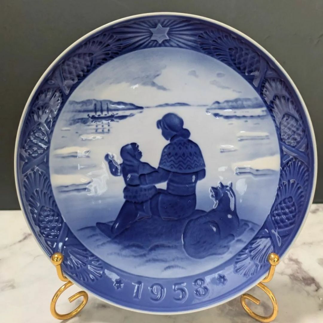 美品 ロイヤルコペンハーゲン 1958年 イヤープレート グリーン 美品 ロイヤルコペンハーゲン 1958年 イヤープレート グリーン
