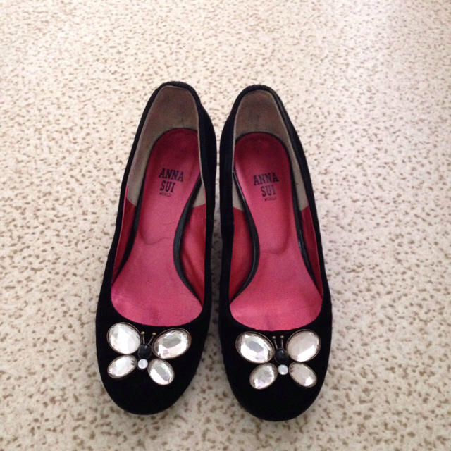 ANNA SUI(アナスイ)のANNA SUI 蝶/黒ベロアパンプス レディースの靴/シューズ(ハイヒール/パンプス)の商品写真