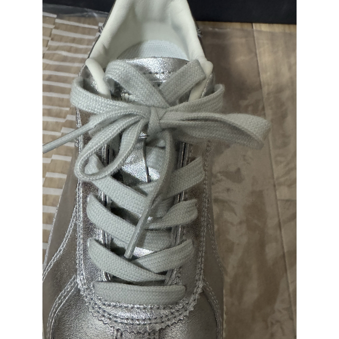 Onitsuka Tiger - オニツカタイガー スニーカー シルバー 厚底の Onitsuka Tiger - オニツカタイガー スニーカー シルバー 厚底の