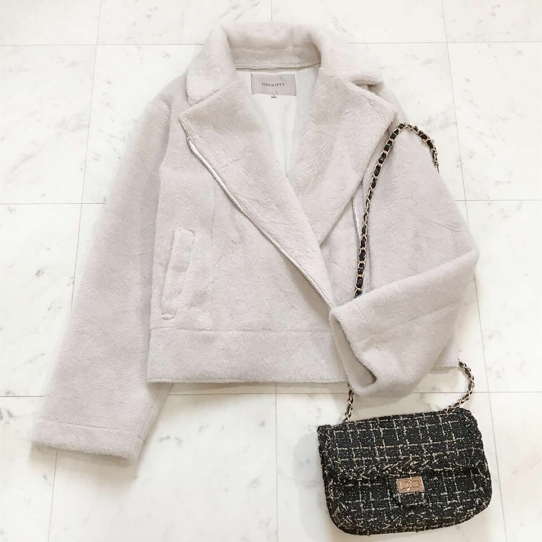 美品 24AW JUSGLITTY フラッフィーライダース ファーコート 完売品 美品 24AW JUSGLITTY フラッフィーライダース ファーコート 完売品