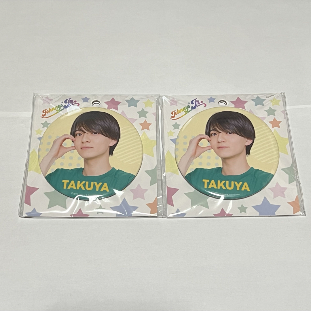 西村拓哉 缶バッジ×2 エンタメ/ホビーのタレントグッズ(アイドルグッズ)の商品写真