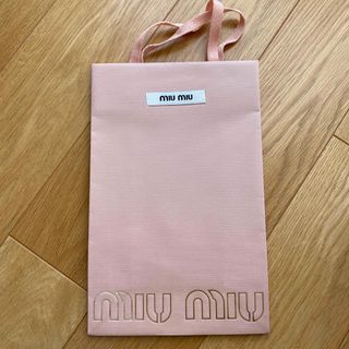 MIU MIU(ショップ袋)のフリマアイテム一覧 MIU MIU(ショップ袋)のフリマアイテム一覧