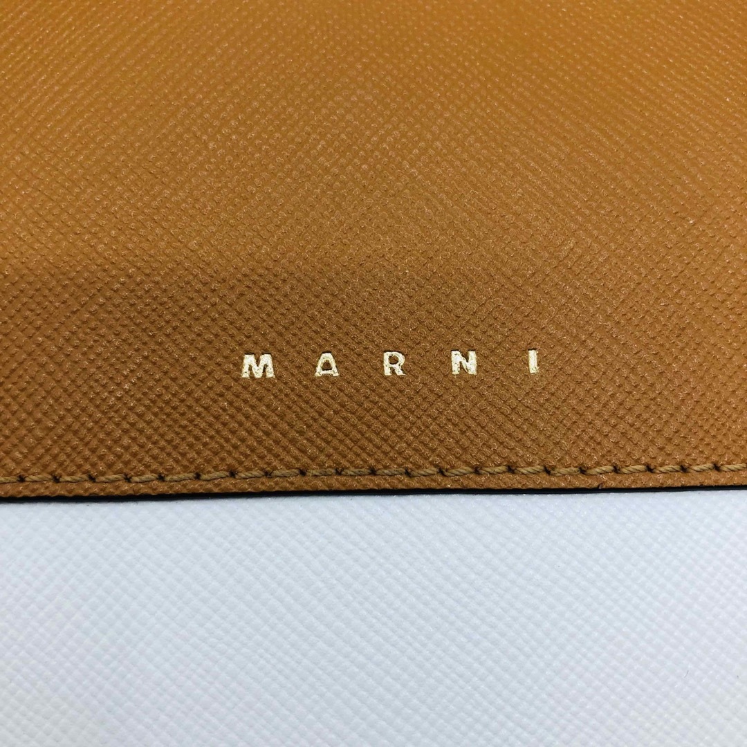 マルニ MARNI 長財布 レザー ラウンドファスナー キャメル×ホワイト マルニ MARNI 長財布 レザー ラウンドファスナー キャメル×ホワイト