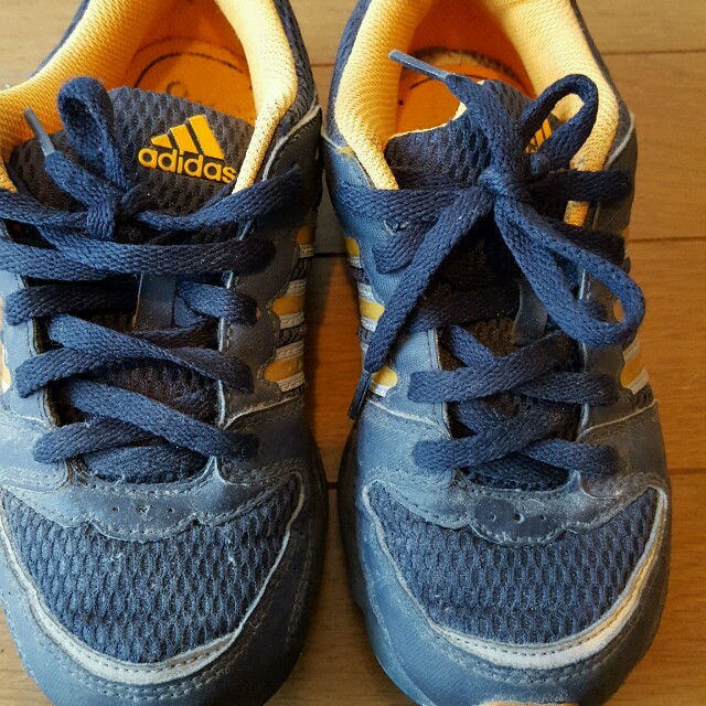 adidas(アディダス)のadidas　シューズ20センチ キッズ/ベビー/マタニティのキッズ靴/シューズ(15cm~)(スニーカー)の商品写真