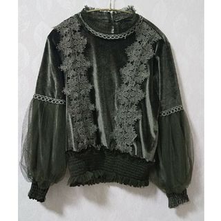 レストローズ(L'EST ROSE)のレース使いベロアブラウス(カットソー(長袖/七分))