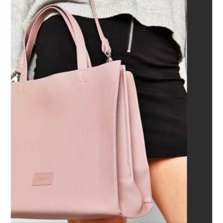 ベルシュカ(Bershka)の大容量　トートバッグ　ショルダーバッグ　ベルシュカ(トートバッグ)