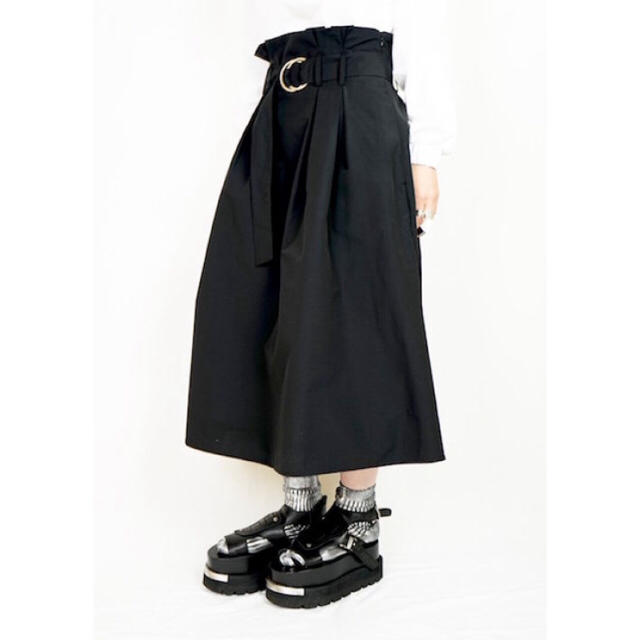 HELK  未使用 HIGH WAIST TUCK FLARE SKIRT  レディースのスカート(ロングスカート)の商品写真