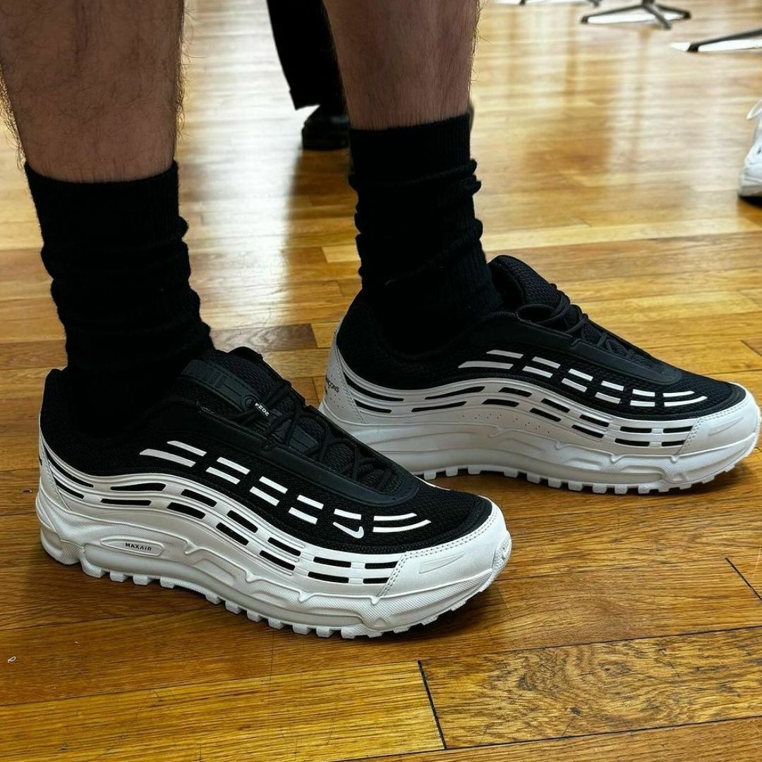 COMME des GARCONS - コムデギャルソン オムプリュス NIKE AIR COMME des GARCONS - コムデギャルソン オムプリュス NIKE AIR