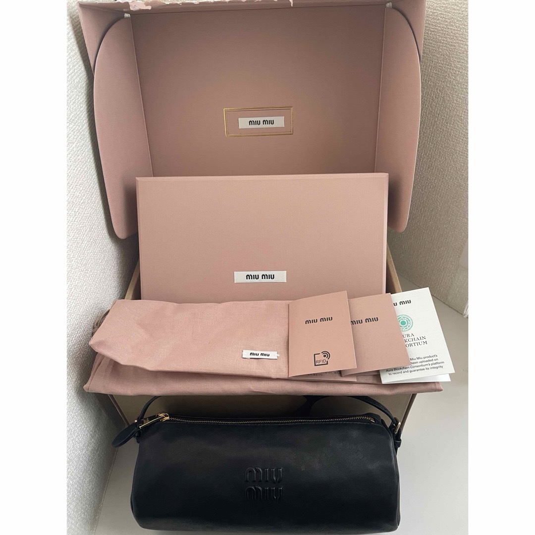 MIU MIU - 【miumiu】ナッパレザー ポーチ/ハンドバック 【新品 MIU MIU - 【miumiu】ナッパレザー ポーチ/ハンドバック 【新品
