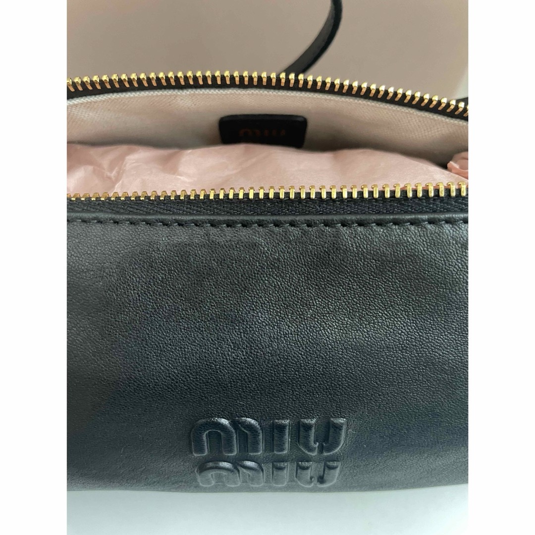 MIU MIU - 【miumiu】ナッパレザー ポーチ/ハンドバック 【新品 MIU MIU - 【miumiu】ナッパレザー ポーチ/ハンドバック 【新品