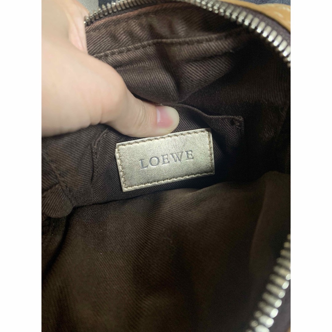 LOEWE - ロエベ LOEWE アナグラム ショルダーバッグ スタッズ LOEWE - ロエベ LOEWE アナグラム ショルダーバッグ スタッズ