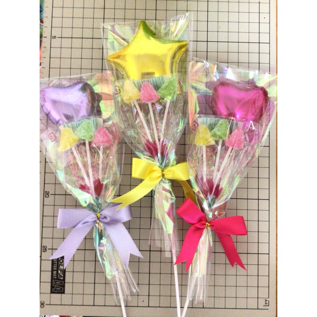 小さな花束の様な風船付お菓子ブーケ♡5個 プチギフト 発表会 小さな花束の様な風船付お菓子ブーケ♡5個 プチギフト 発表会
