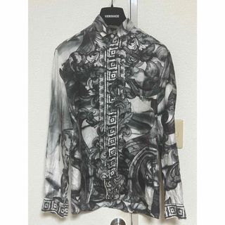 VERSACE(シルク ・ シャツ)のフリマアイテム一覧 VERSACE(シルク ・ シャツ)のフリマアイテム一覧