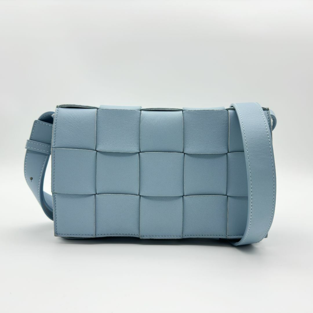 BOTTEGA VENETA - 【極美品】ボッテガヴェネタ　マキシイントレチャート　カセット　ショルダー　ブルー