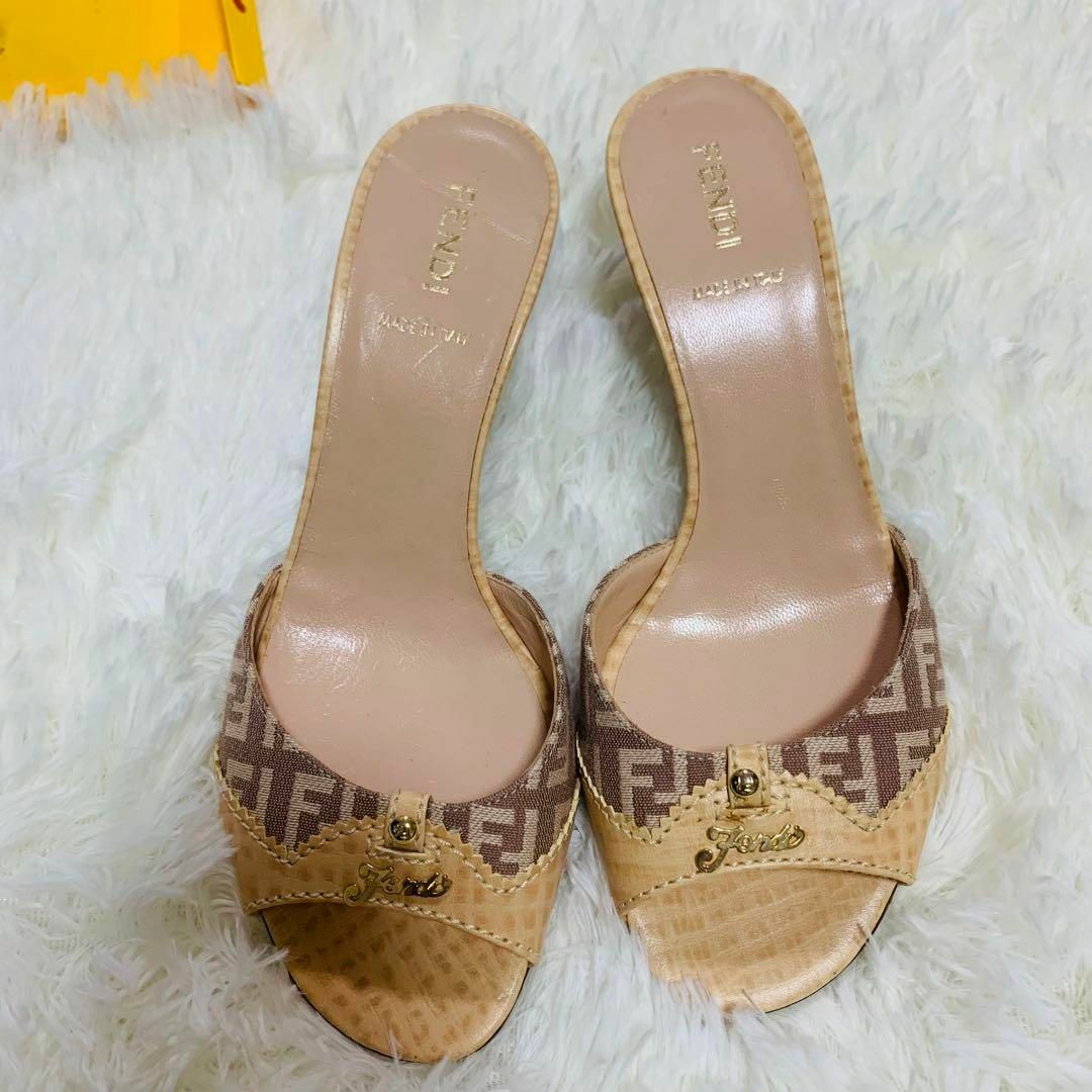 D31 FENDI フェンディ レディース サンダル ベージュ サイズ22cm D31 FENDI フェンディ レディース サンダル ベージュ サイズ22cm