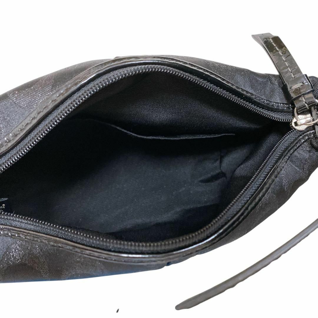 極美品 COACH ミニハンドバッグ ポーチ スタッズ ブラック 極美品 COACH ミニハンドバッグ ポーチ スタッズ ブラック