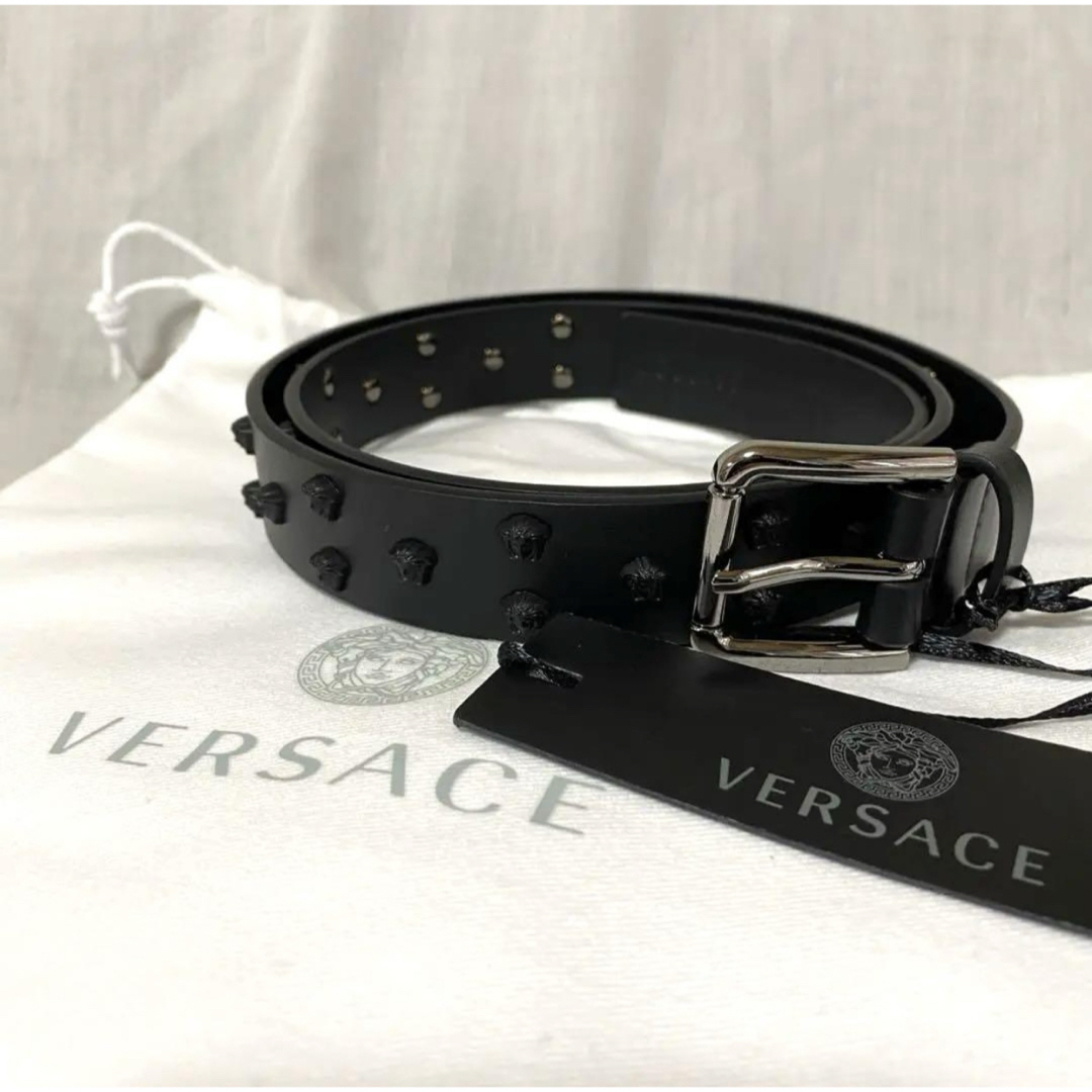 VERSACE - 新品 本物正規品 VERSACE メンズ レザー ベルト VERSACE - 新品 本物正規品 VERSACE メンズ レザー ベルト