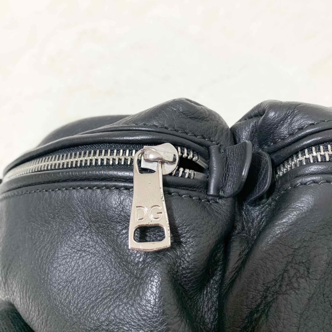 DOLCE & GABBANA 3室 レザー ボディバッグ 黒 シボ革 ドルガバ DOLCE & GABBANA 3室 レザー ボディバッグ 黒 シボ革 ドルガバ