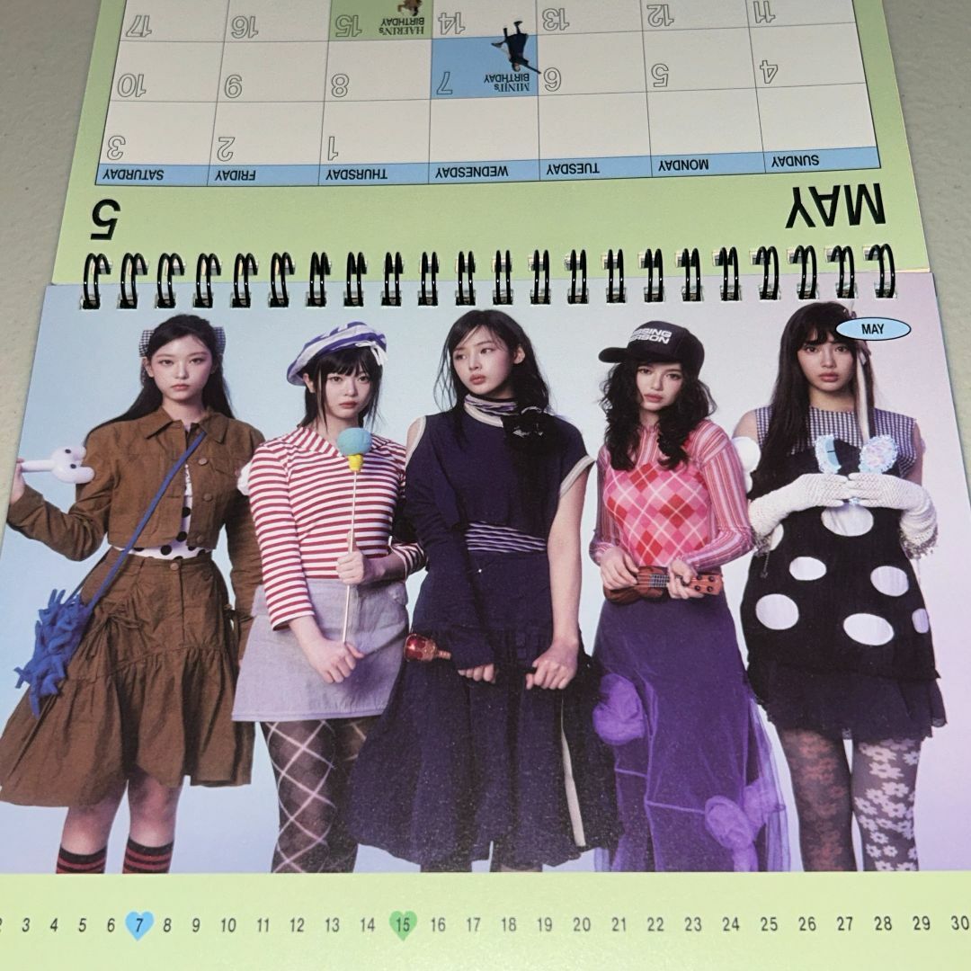 NewJeans 直筆サイン 2025 シーグリ 卓上カレンダー