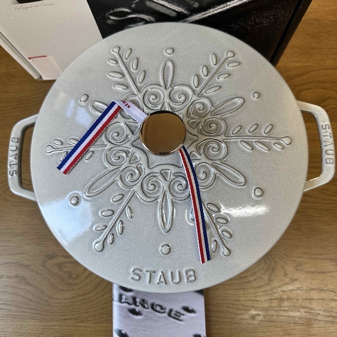 STAUB - 新品staub ストウブ スノーフレークココット STAUB - 新品staub ストウブ スノーフレークココット