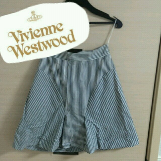Vivienne Westwood(ヴィヴィアンウエストウッド)のｳﾞｨｳﾞｨｱﾝｳｴｽﾄｳｯﾄ ｽｶｰﾄ レディースのスカート(ひざ丈スカート)の商品写真