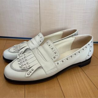 DIANA(ローファー/革靴 ・ ホワイト/白色系)のフリマアイテム一覧 DIANA(ローファー/革靴 ・ ホワイト/白色系)のフリマアイテム一覧