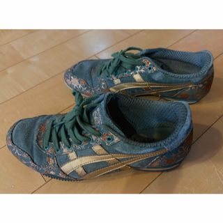 Onitsuka Tiger(ゴールド/金色系)のフリマアイテム一覧 Onitsuka Tiger(ゴールド/金色系)のフリマアイテム一覧