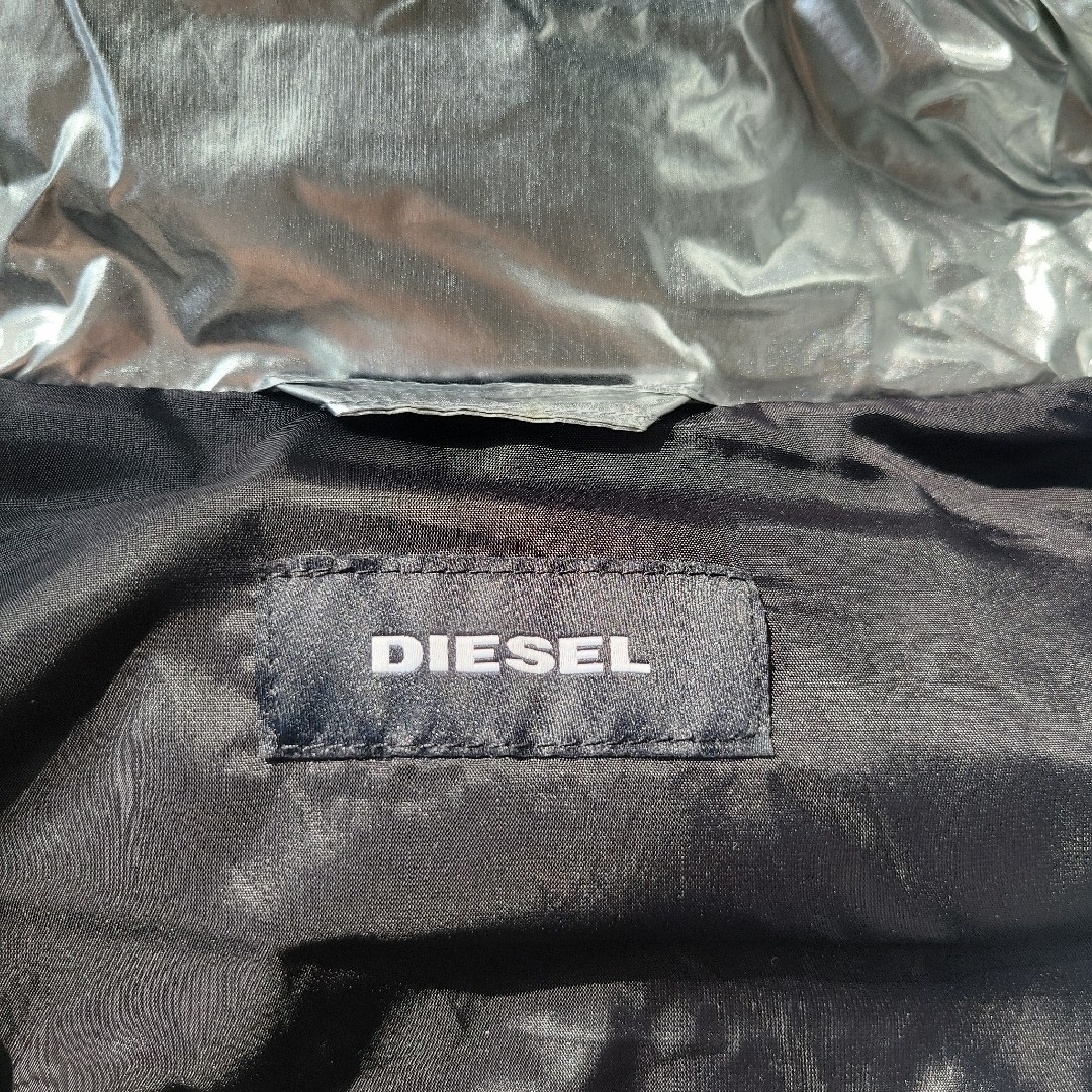 DIESEL - DIESEL ONLY THE BRAVE ユニセックスダウンジャケット DIESEL - DIESEL ONLY THE BRAVE ユニセックスダウンジャケット