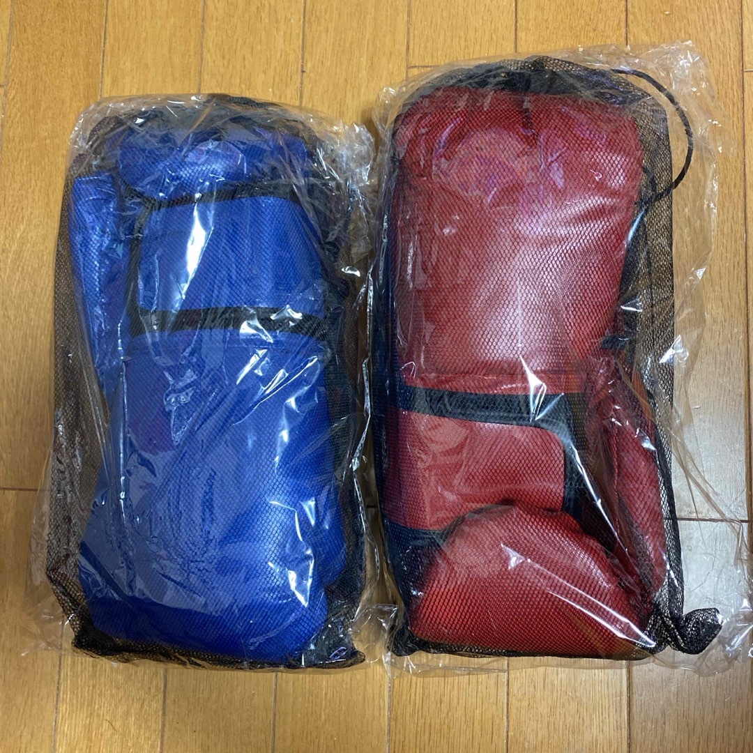 ゲオ限定 GEO ボクシンググローブ ブルー 青 レッド 赤 格闘技 拳 保護 スポーツ/アウトドアのスポーツ/アウトドア その他(ボクシング)の商品写真