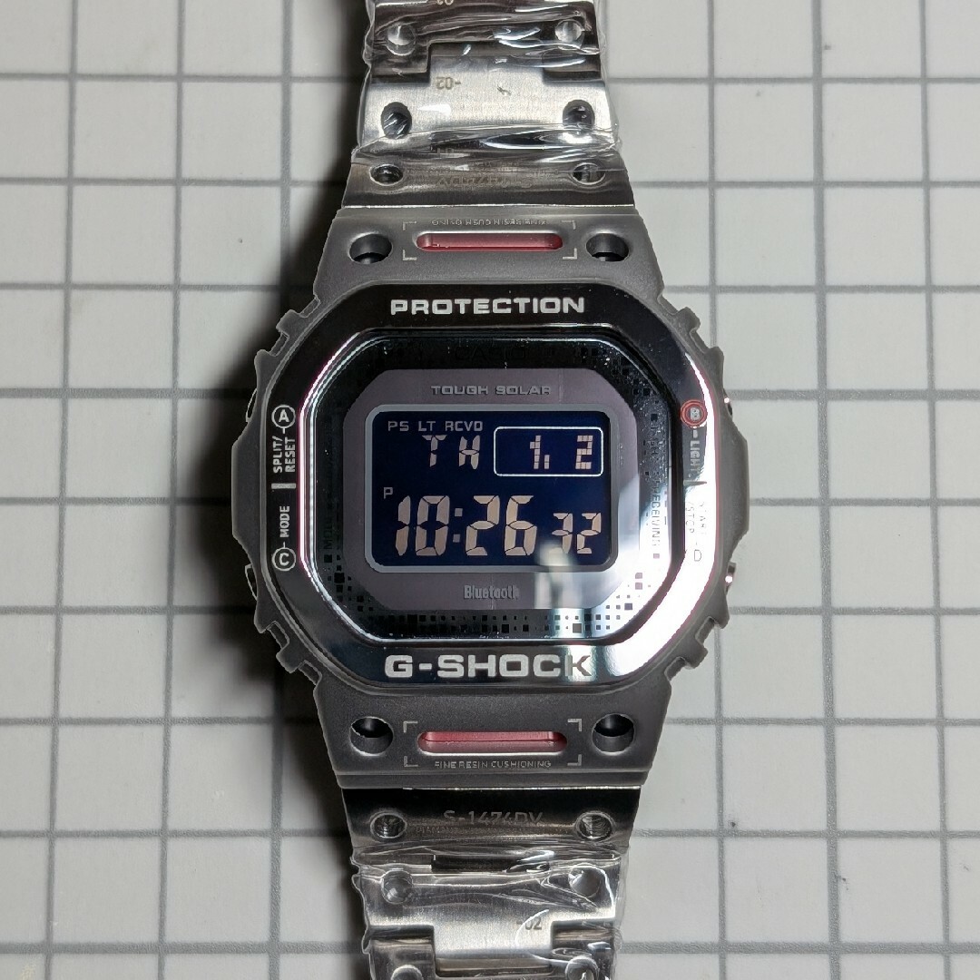 G-SHOCK(ジーショック)の美品 G-SHOCK GWB5600 電波ソーラー シルバーフルメタル メンズの時計(腕時計(デジタル))の商品写真