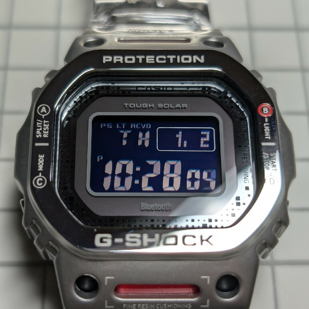 G-SHOCK(ジーショック)の美品 G-SHOCK GWB5600 電波ソーラー シルバーフルメタル メンズの時計(腕時計(デジタル))の商品写真