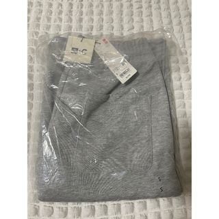 ユニクロ(UNIQLO)の【新品タグ付き】UNIQLO:C スウェットワイドパンツ グレー S 標準丈(カジュアルパンツ)