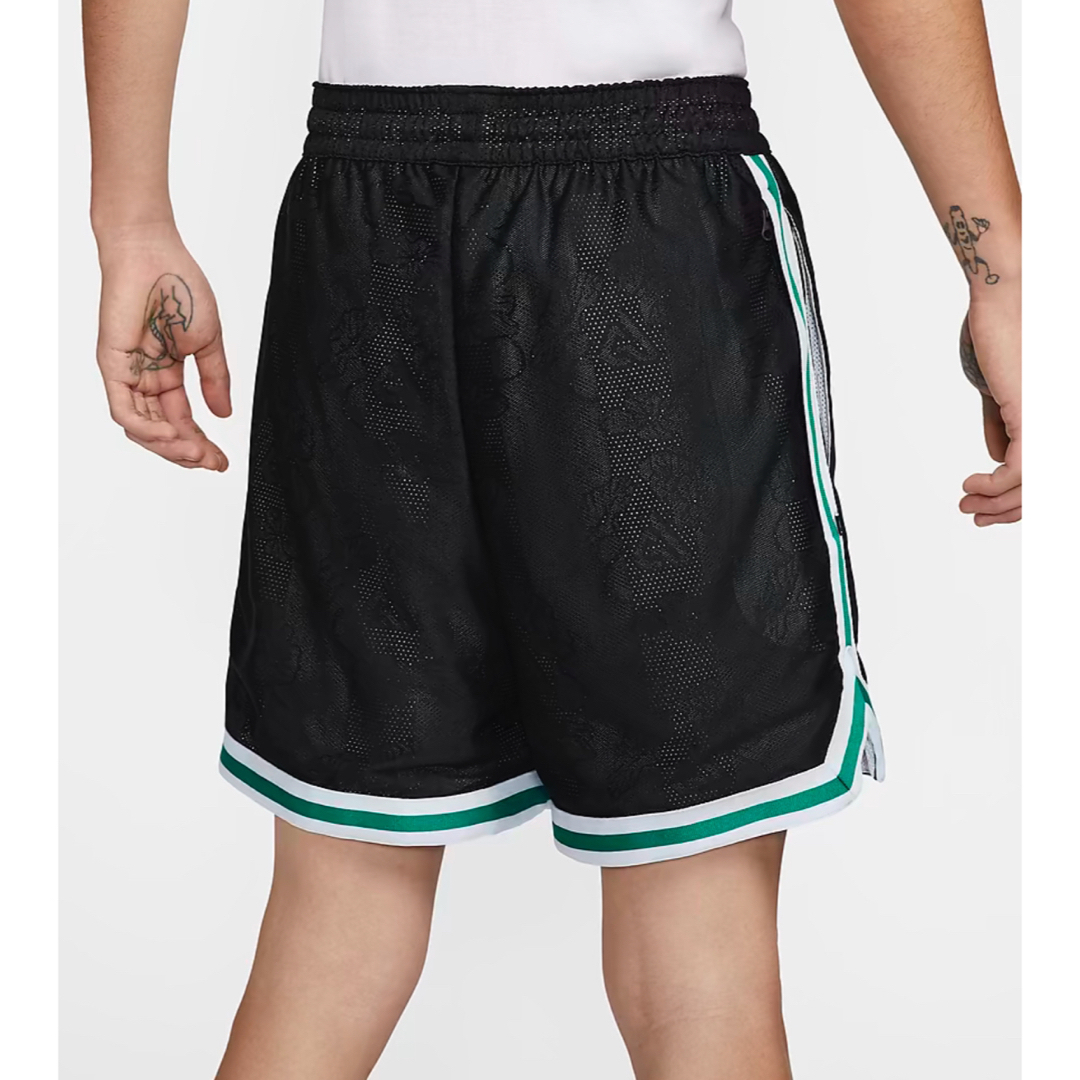 NIKE - NIKE バスパン 3XL バスケ ショーツ メッシュ フローラル NIKE - NIKE バスパン 3XL バスケ ショーツ メッシュ フローラル