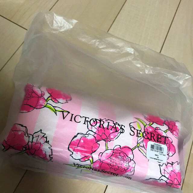 Victoria's Secret(ヴィクトリアズシークレット)のビクトリアシークレット ポーチ レディースのファッション小物(ポーチ)の商品写真