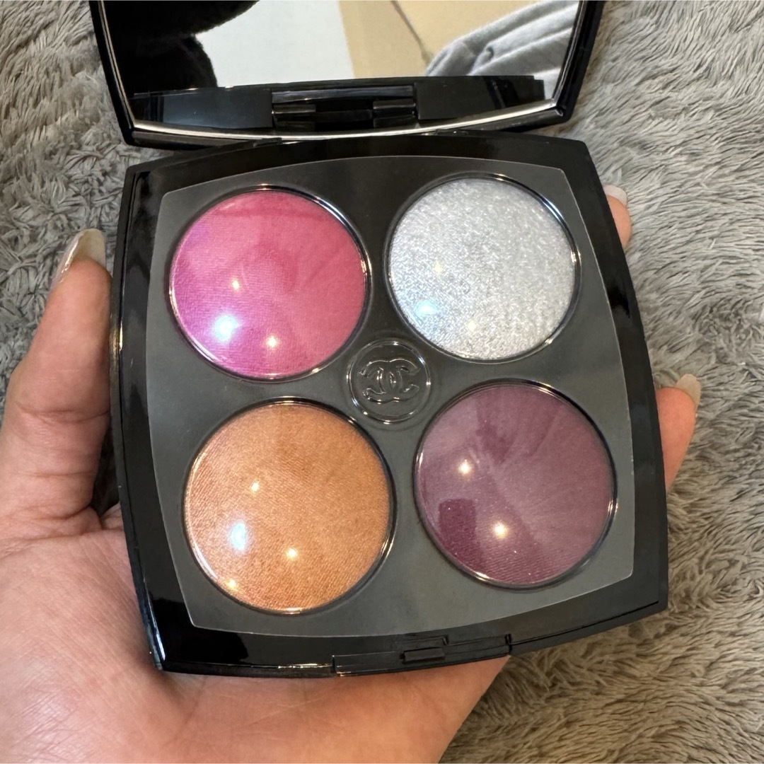 CHANEL エンチャンテッド ナイト アイシャドウ/チークカラー CHANEL エンチャンテッド ナイト アイシャドウ/チークカラー