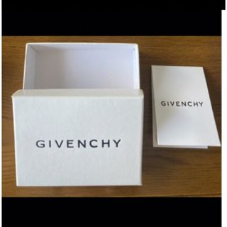 GIVENCHY(Tシャツ(長袖/七分))のフリマアイテム一覧 GIVENCHY(Tシャツ(長袖/七分))のフリマアイテム一覧