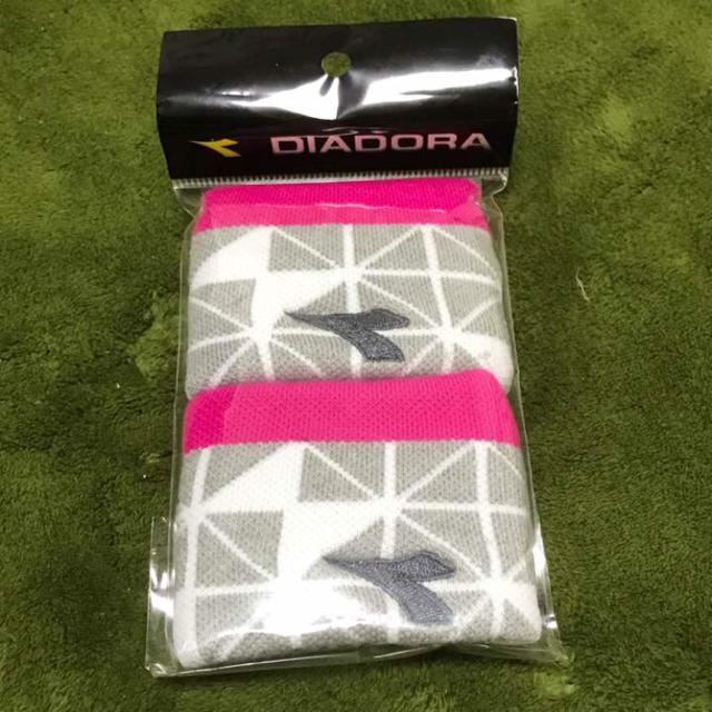 DIADORA(ディアドラ)の新品未使用品♡ディアドラ リストバンド スポーツ/アウトドアのテニス(その他)の商品写真