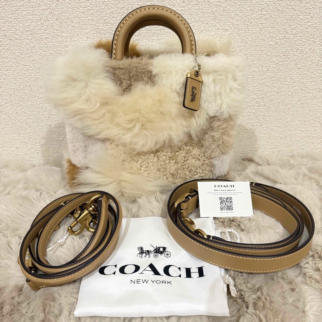 新品COACHリアルファーパッチワーク2wayローグ20ベージュバッグ 新品COACHリアルファーパッチワーク2wayローグ20ベージュバッグ