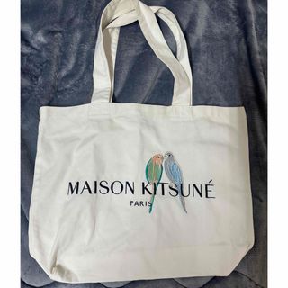 MAISON KITSUNE'(トートバッグ)のフリマアイテム一覧 MAISON KITSUNE'(トートバッグ)のフリマアイテム一覧