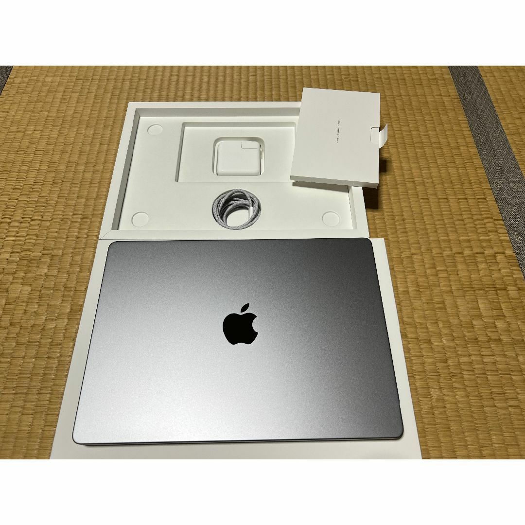 MacBook Pro 14インチ 2023 M3 16GB/512GBの通販 by Vmh8r|ラクマ MacBook Pro 14インチ 2023 M3 16GB/512GBの通販 by Vmh8r|ラクマ