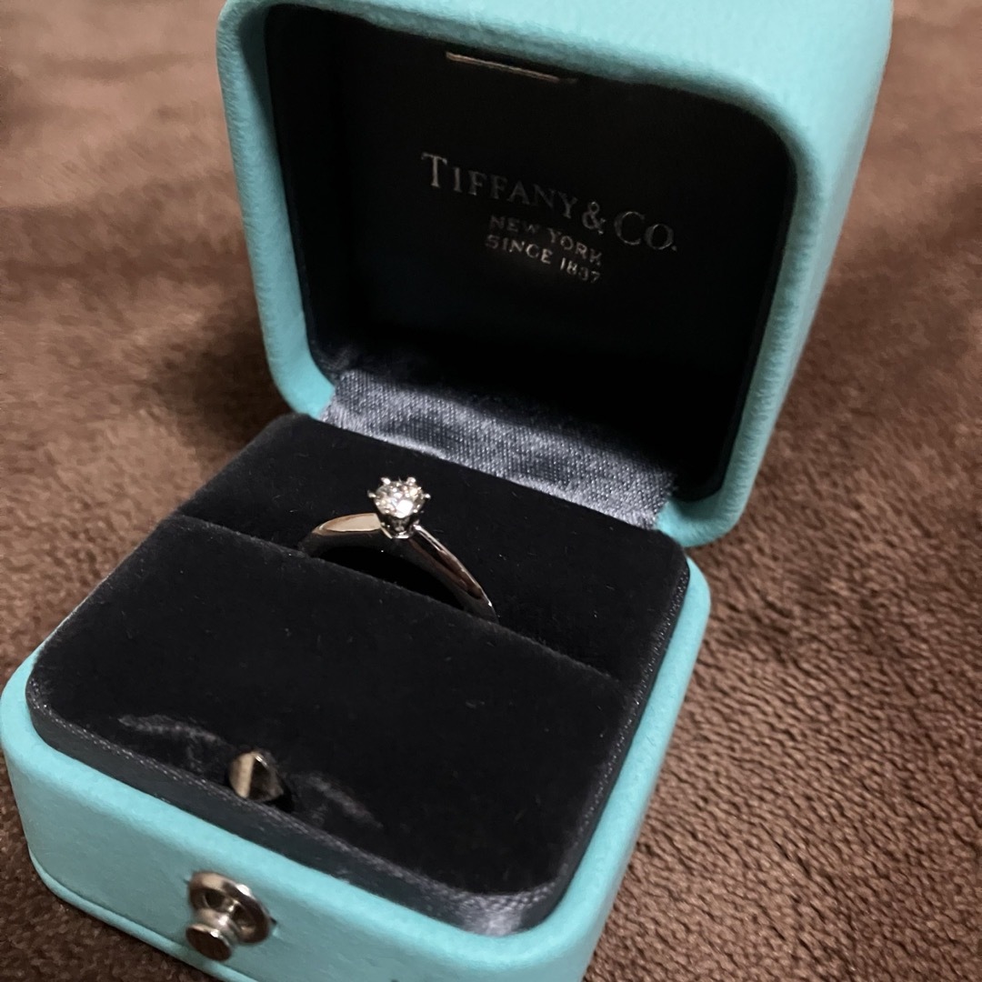 Tiffany & Co. - ティファニー 婚約指輪 エンゲージリング 値段 Tiffany & Co. - ティファニー 婚約指輪 エンゲージリング 値段