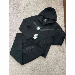 NIKE - 新品 ブラック メンズXL テックフリース セットアップ 黒 NIKE - 新品 ブラック メンズXL テックフリース セットアップ 黒