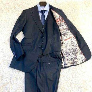 GUCCI - 【カシミヤ・シルク】GUCCI 3ピーススーツ 総柄 千鳥柄 GUCCI - 【カシミヤ・シルク】GUCCI 3ピーススーツ 総柄 千鳥柄