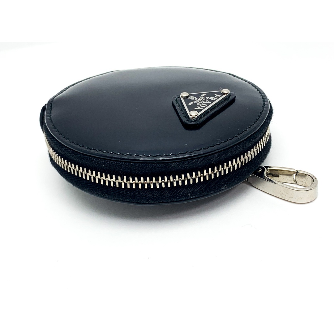 PRADA - PRADA プラダ トライアングルロゴ ブラック 黒 丸型 PRADA - PRADA プラダ トライアングルロゴ ブラック 黒 丸型