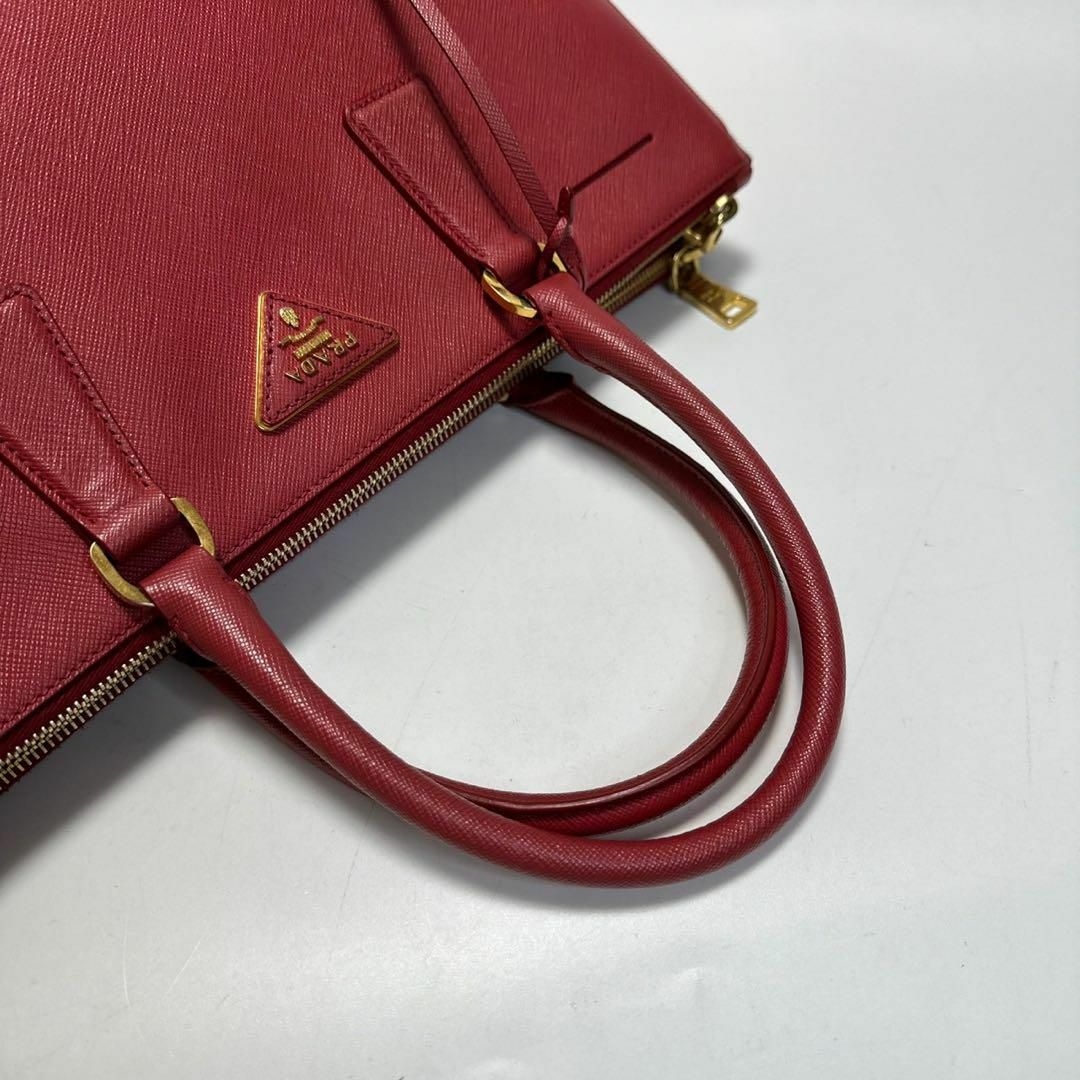 PRADA - i68【極美品】プラダ 三角ロゴ ガレリア サフィアーノ PRADA - i68【極美品】プラダ 三角ロゴ ガレリア サフィアーノ